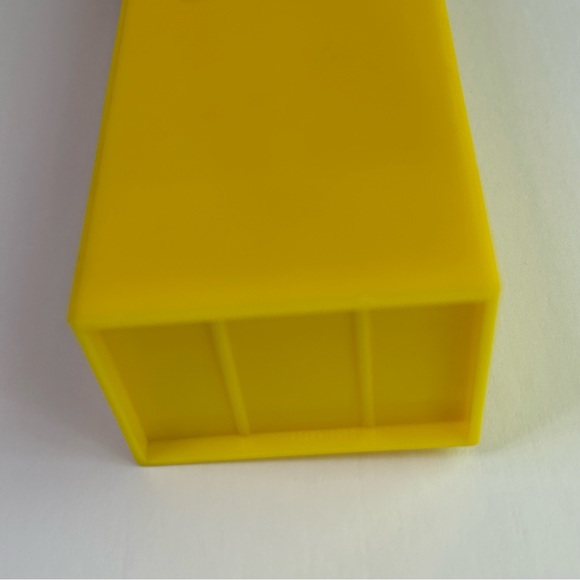 1999 Barbie “Hidden Messages” Yellow Locker - Picture 11 of 14